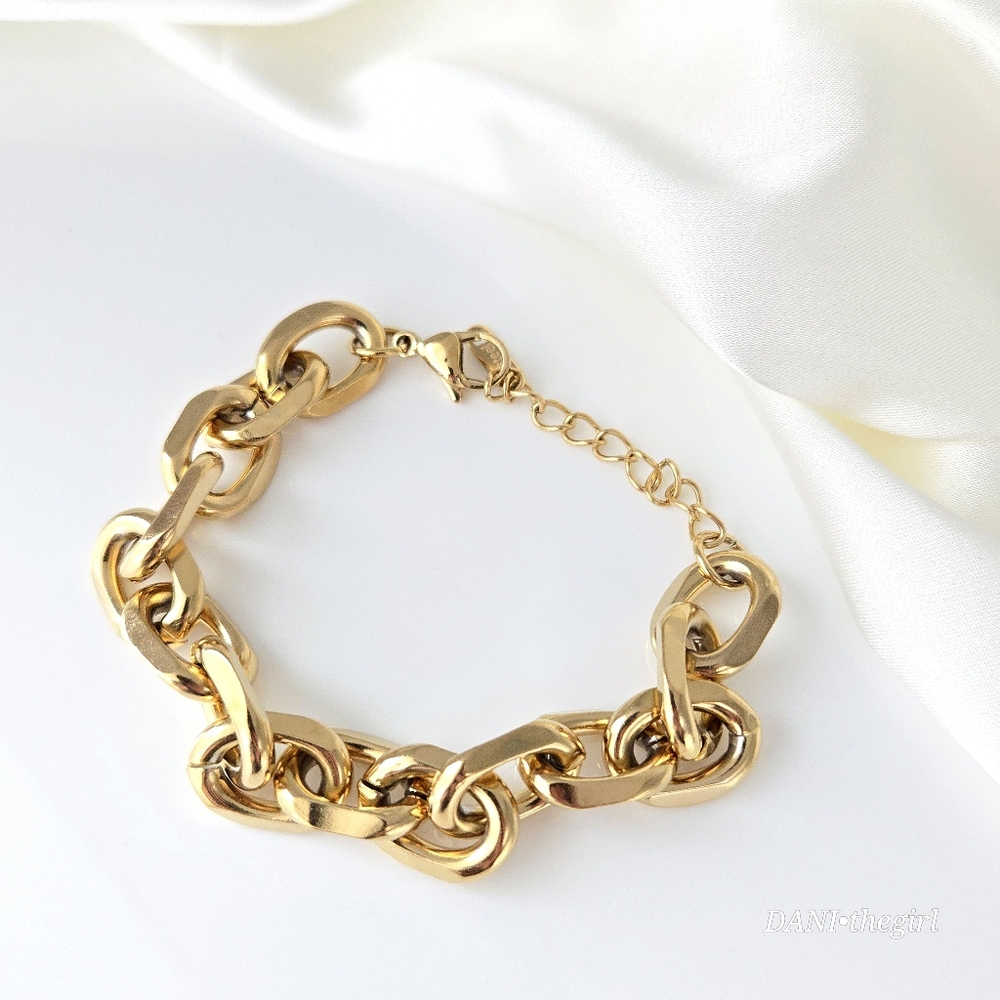 NEW Gold Chunky Link Bracelet - Picture 6 of 7